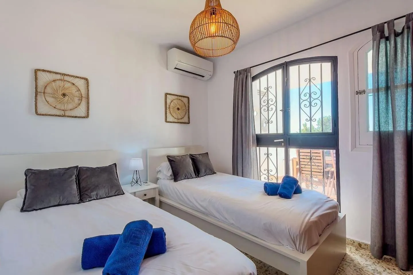 Apartment Ferienwohnung Fuer 4 Personen Ca 90 Qm In Nerja, Andalusien Costa Del Sol